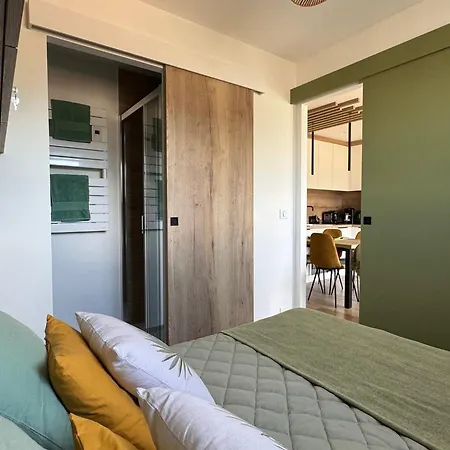 Superbe T2 Renove, Climatise, Parking, Balcon - Vue Et Montagnes *